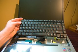 Thay bàn phím laptop giá rẻ, thay trực tiếp hoặc tại nhà