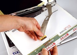 Chuyên thay cáp màn hình laptop chính hãng tại Hà Nội