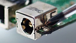 Thay chân sạc laptop, sửa jack nguồn laptop giá rẻ