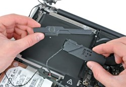 Địa chỉ sửa và thay loa Macbook bị rè, rách màng uy tín
