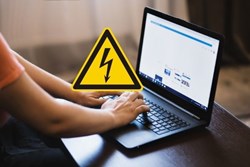 Các cách khắc phục laptop bị rò điện gây tê giật tay