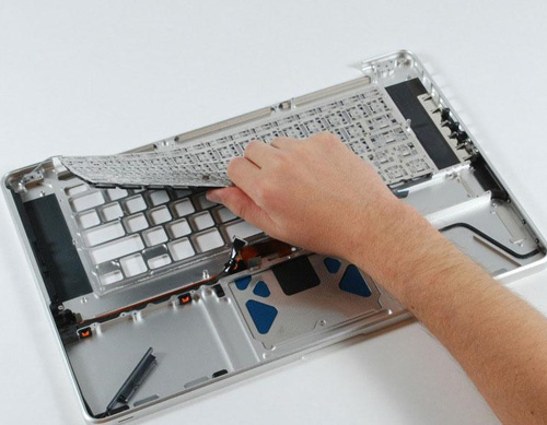 thay bàn phím macbook