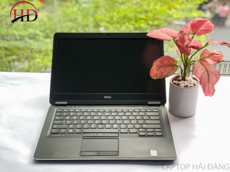 Laptop Dell Latitude 7440